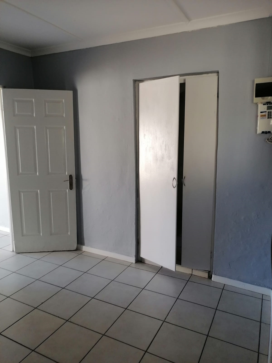 To Let 1 Bedroom Property for Rent in Top Town Eastern Cape